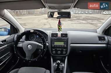 Хетчбек Volkswagen Golf 2004 в Харкові