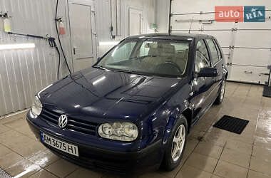 Хетчбек Volkswagen Golf 2003 в Києві