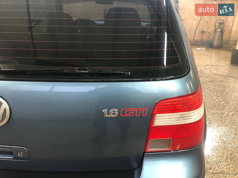 Хетчбек Volkswagen Golf 2003 в Золотоноші