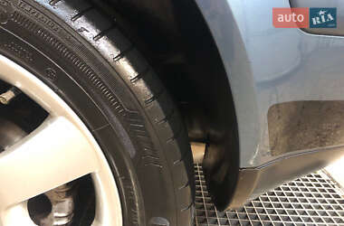 Хэтчбек Volkswagen Golf 2003 в 