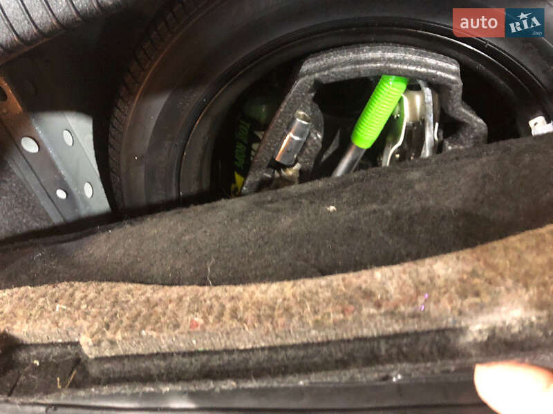 Хетчбек Volkswagen Golf 2003 в Золотоноші