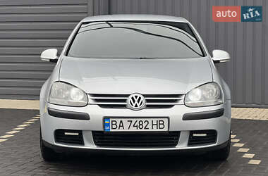 Хетчбек Volkswagen Golf 2003 в Кропивницькому