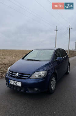 Хетчбек Volkswagen Golf 2005 в Баришівка