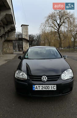 Хетчбек Volkswagen Golf 2005 в Івано-Франківську