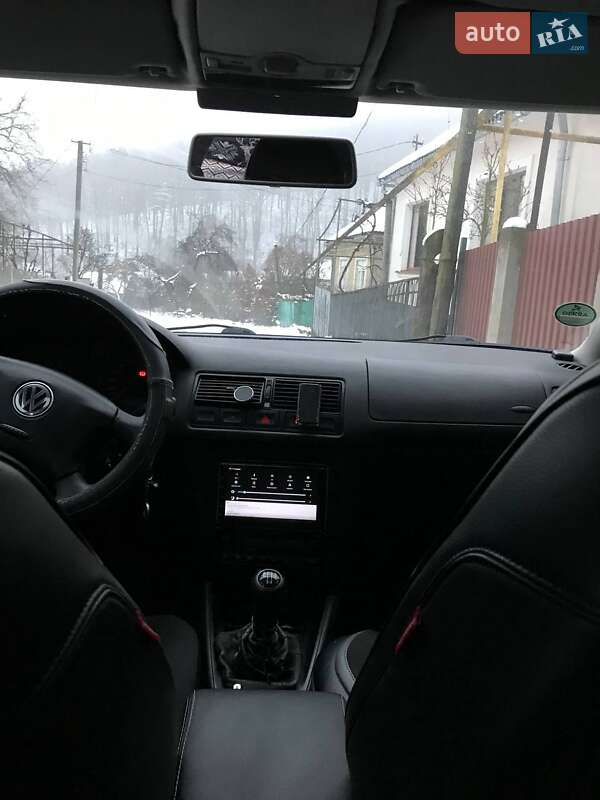 Хетчбек Volkswagen Golf 2000 в Мукачевому