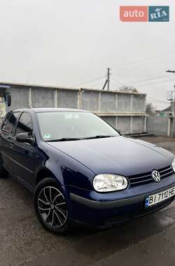 Хэтчбек Volkswagen Golf 2001 в Семеновке