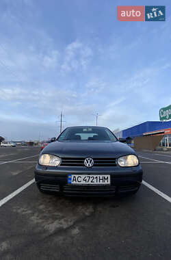 Хетчбек Volkswagen Golf 2001 в Луцьку