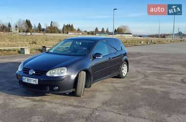 Хэтчбек Volkswagen Golf 2004 в 