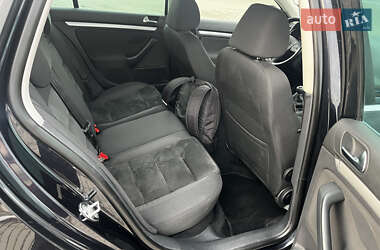 Універсал Volkswagen Golf 2011 в 