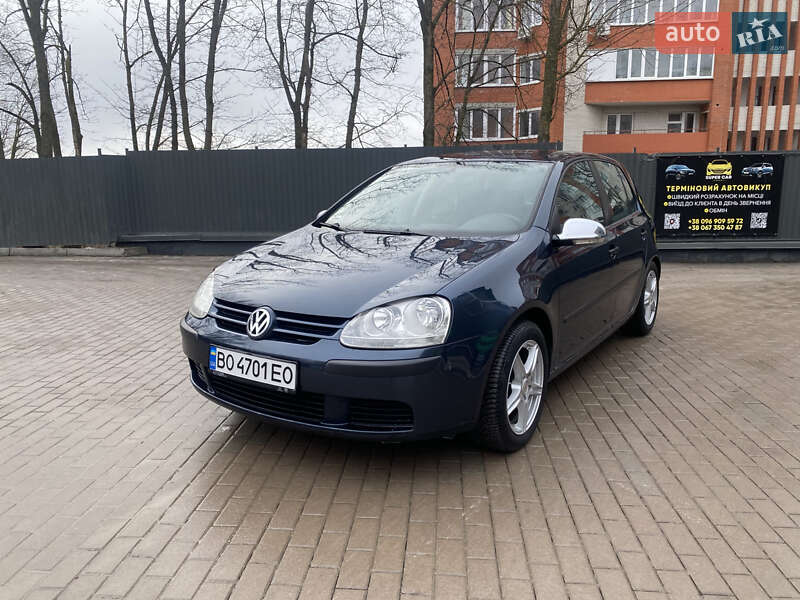 Хэтчбек Volkswagen Golf 2004 в Тернополе