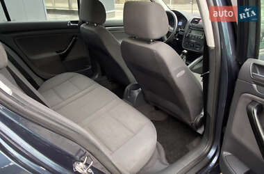 Хэтчбек Volkswagen Golf 2004 в Тернополе