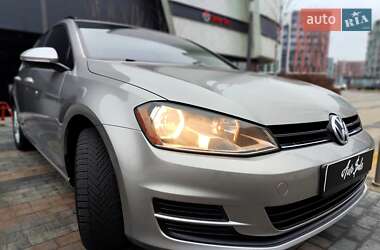 Універсал Volkswagen Golf 2015 в Києві