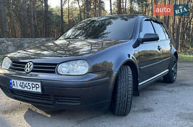 Хетчбек Volkswagen Golf 2000 в Рокитному