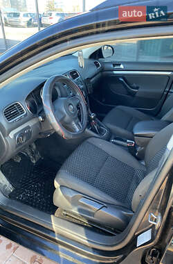 Универсал Volkswagen Golf 2010 в 