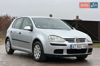 Хэтчбек Volkswagen Golf 2004 в Заболотове