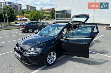 Универсал Volkswagen Golf 2015 в Черновцах