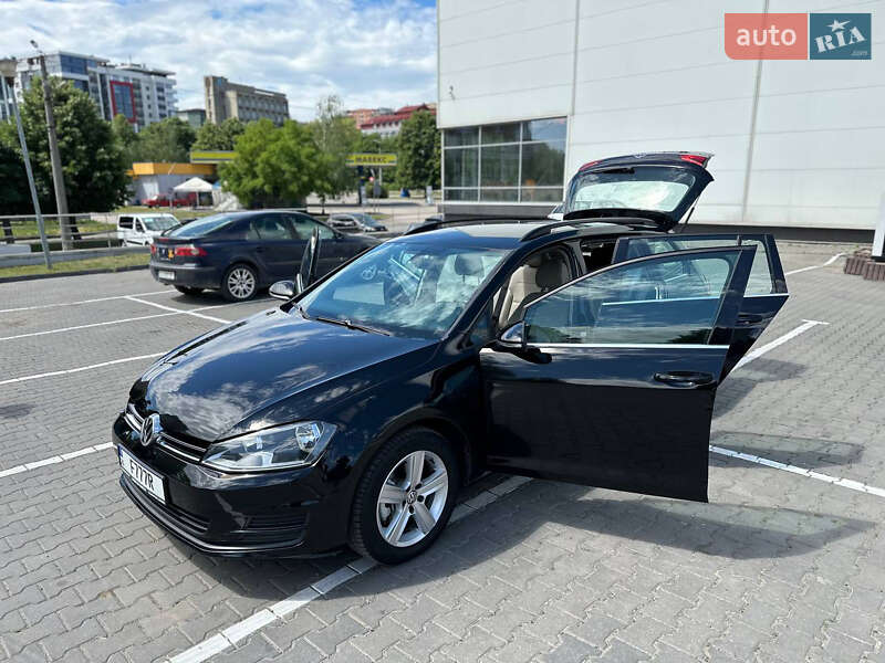 Универсал Volkswagen Golf 2015 в Черновцах