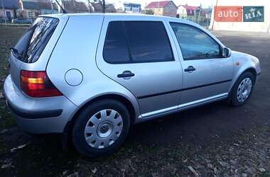 Хэтчбек Volkswagen Golf 2003 в Львове