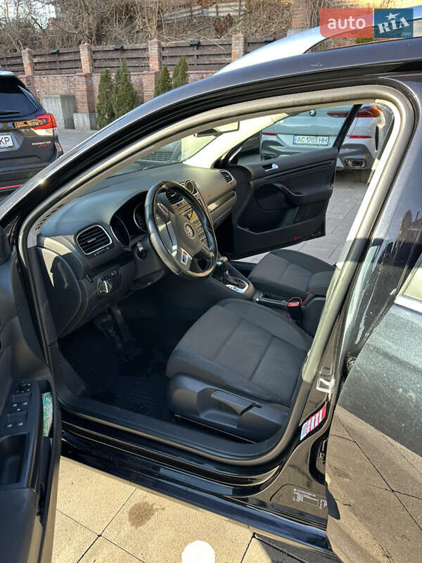 Універсал Volkswagen Golf 2009 в Луцьку