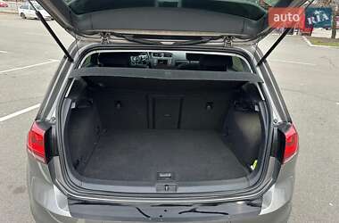 Хэтчбек Volkswagen Golf 2014 в 