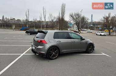 Хэтчбек Volkswagen Golf 2014 в 