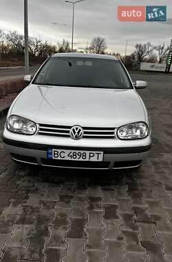 Хэтчбек Volkswagen Golf 2003 в 