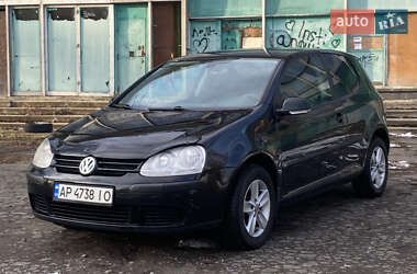 Хетчбек Volkswagen Golf 2005 в Києві