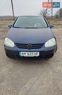 Хетчбек Volkswagen Golf 2005 в Коростені