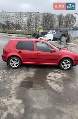 Хэтчбек Volkswagen Golf 2001 в 
