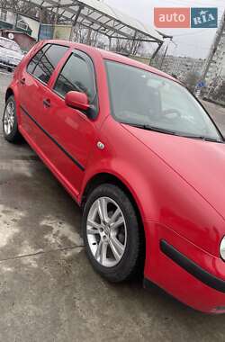 Хэтчбек Volkswagen Golf 2001 в 