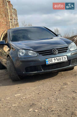 Хетчбек Volkswagen Golf 2004 в Снігурівці