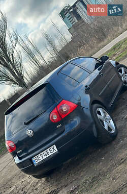 Хэтчбек Volkswagen Golf 2004 в Снигиревке