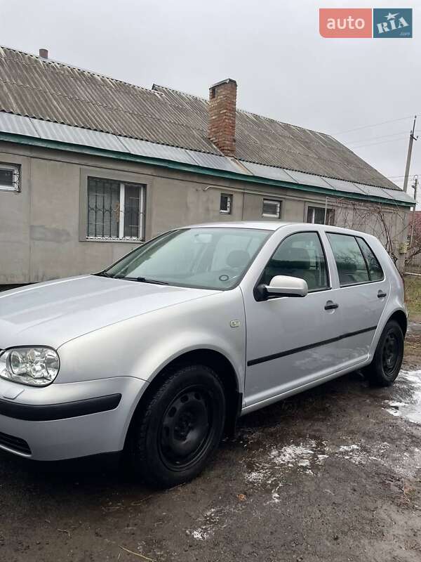 Volkswagen Golf 2000