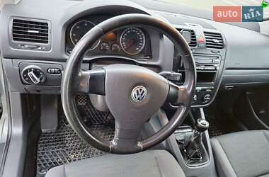 Хэтчбек Volkswagen Golf 2005 в Одессе