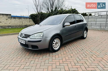 Хетчбек Volkswagen Golf 2004 в Мукачевому