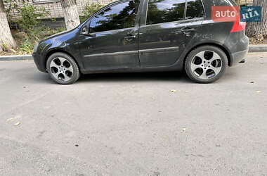 Хетчбек Volkswagen Golf 2005 в Миколаєві