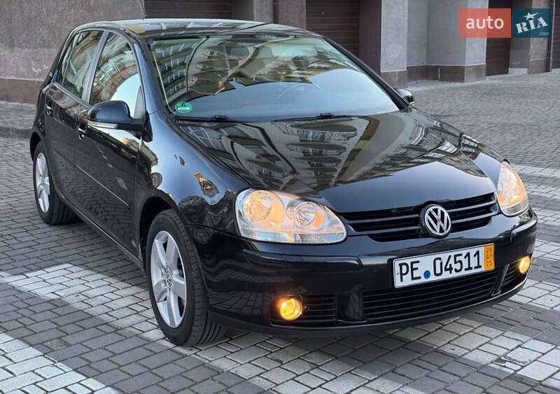 Хэтчбек Volkswagen Golf 2006 в Ивано-Франковске