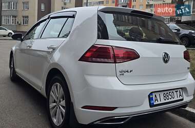 Хэтчбек Volkswagen Golf 2018 в Киеве