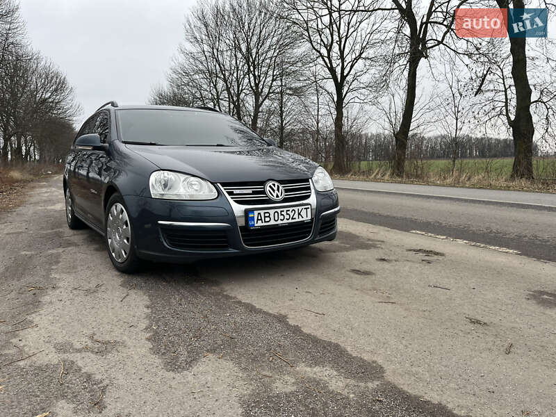 Універсал Volkswagen Golf 2009 в Вінниці