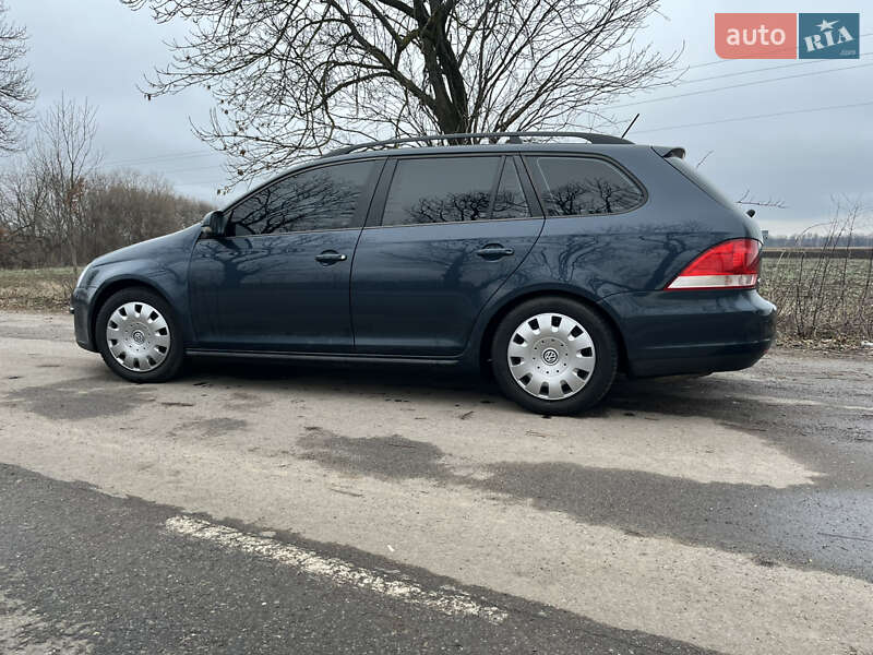 Універсал Volkswagen Golf 2009 в Вінниці