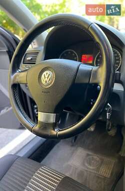 Хэтчбек Volkswagen Golf 2008 в Горишних Плавнях