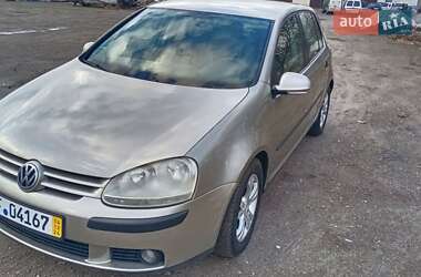 Хэтчбек Volkswagen Golf 2005 в Сокале