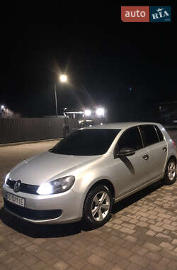 Хетчбек Volkswagen Golf 2010 в Сваляві