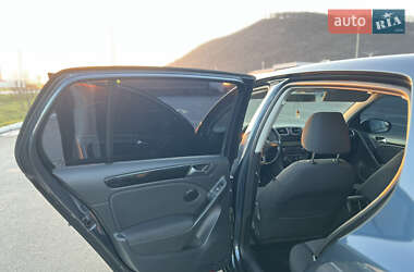 Хетчбек Volkswagen Golf 2010 в 