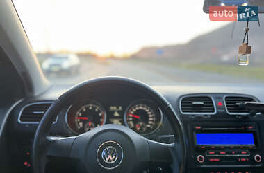 Хетчбек Volkswagen Golf 2010 в 