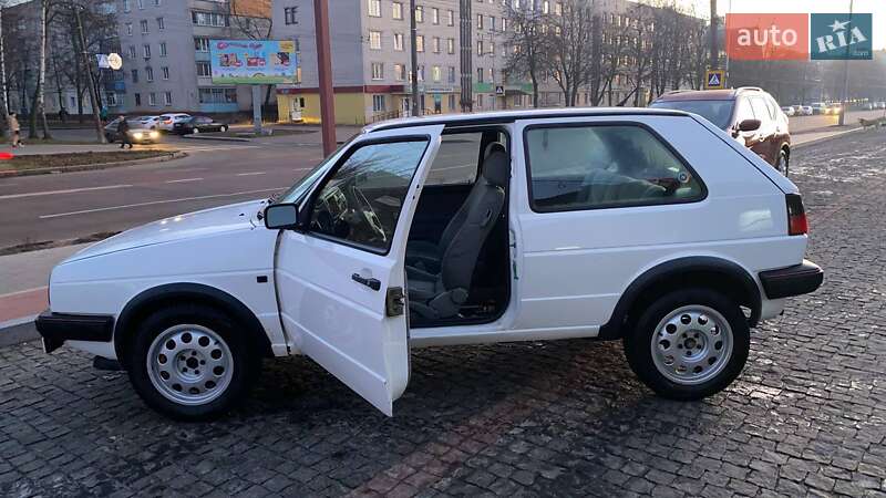 Хэтчбек Volkswagen Golf 1987 в Чернигове