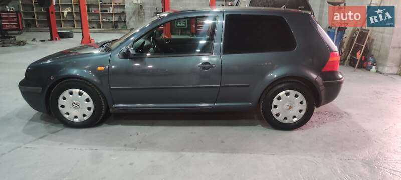 Хэтчбек Volkswagen Golf 1999 в Львове