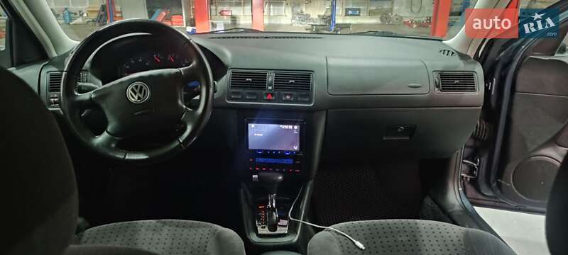 Хэтчбек Volkswagen Golf 1999 в Львове