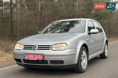 Хэтчбек Volkswagen Golf 2001 в Рокитном