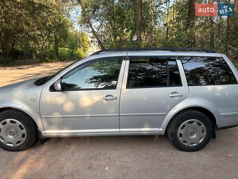 Універсал Volkswagen Golf 1999 в Києві